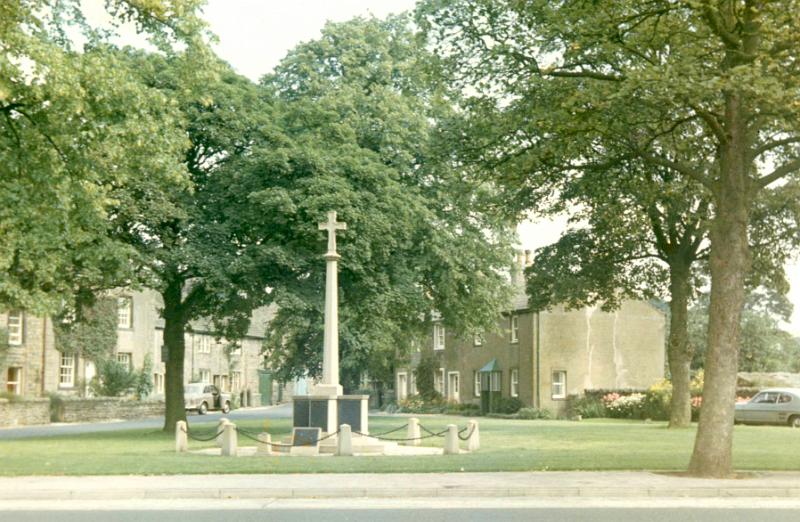 New Green 1970.JPG - The New Green in 1970 - Now called The Maypole Green.